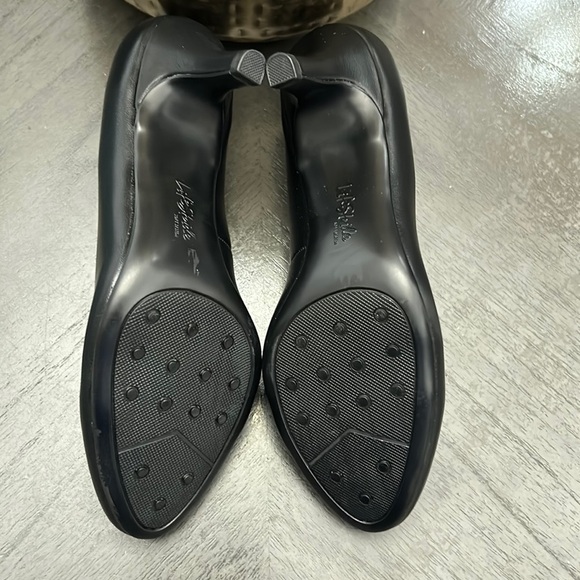 LifeStride Parigi Pump - Picture 4 of 12